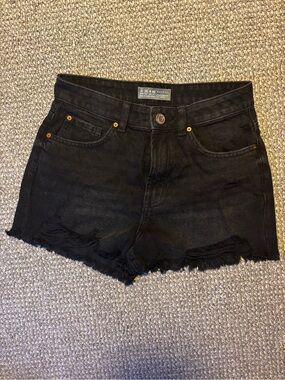 Black Frayed Hem Jean Shorts - Women